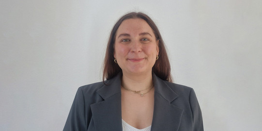 Porträtfoto von Dr. Julia Fecke
