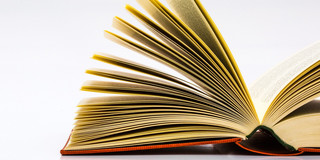 Aufgeschlagenes Buch